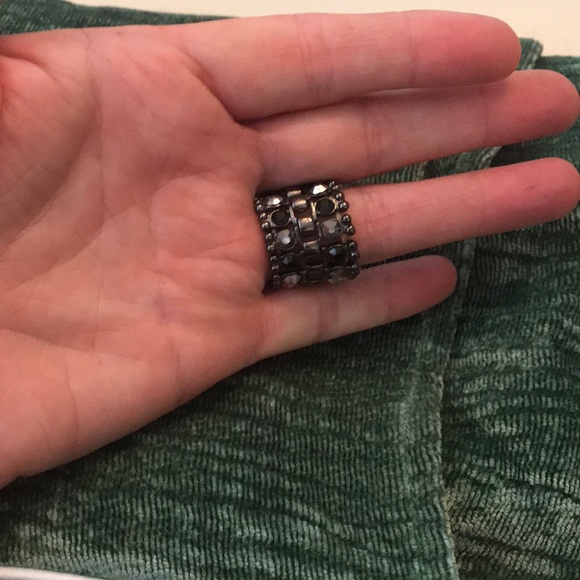 Exquisite black ring - Picture 3 of 3